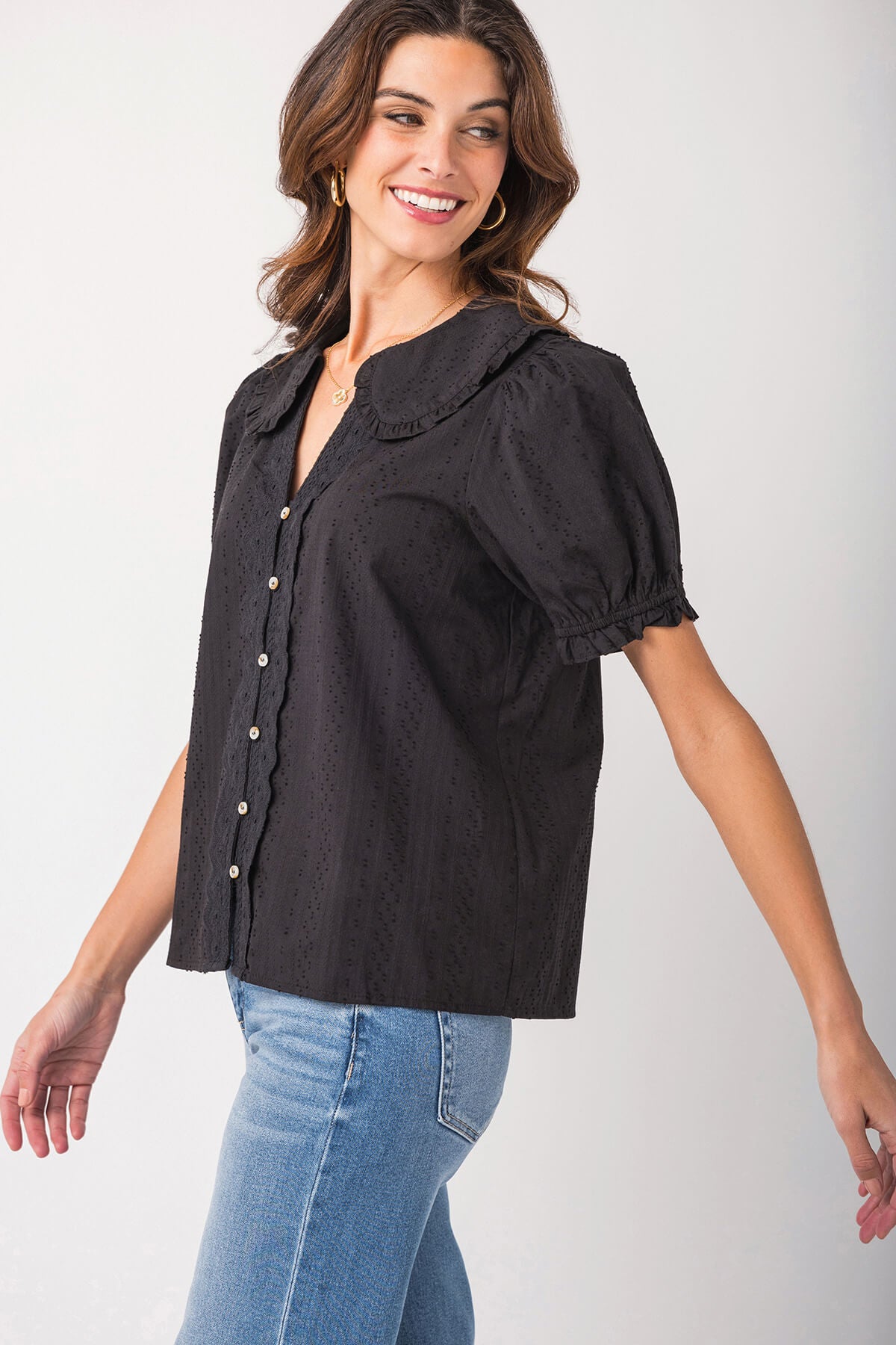 Gigio Short Puff Sleeve Blouse with Peter Pan Collar