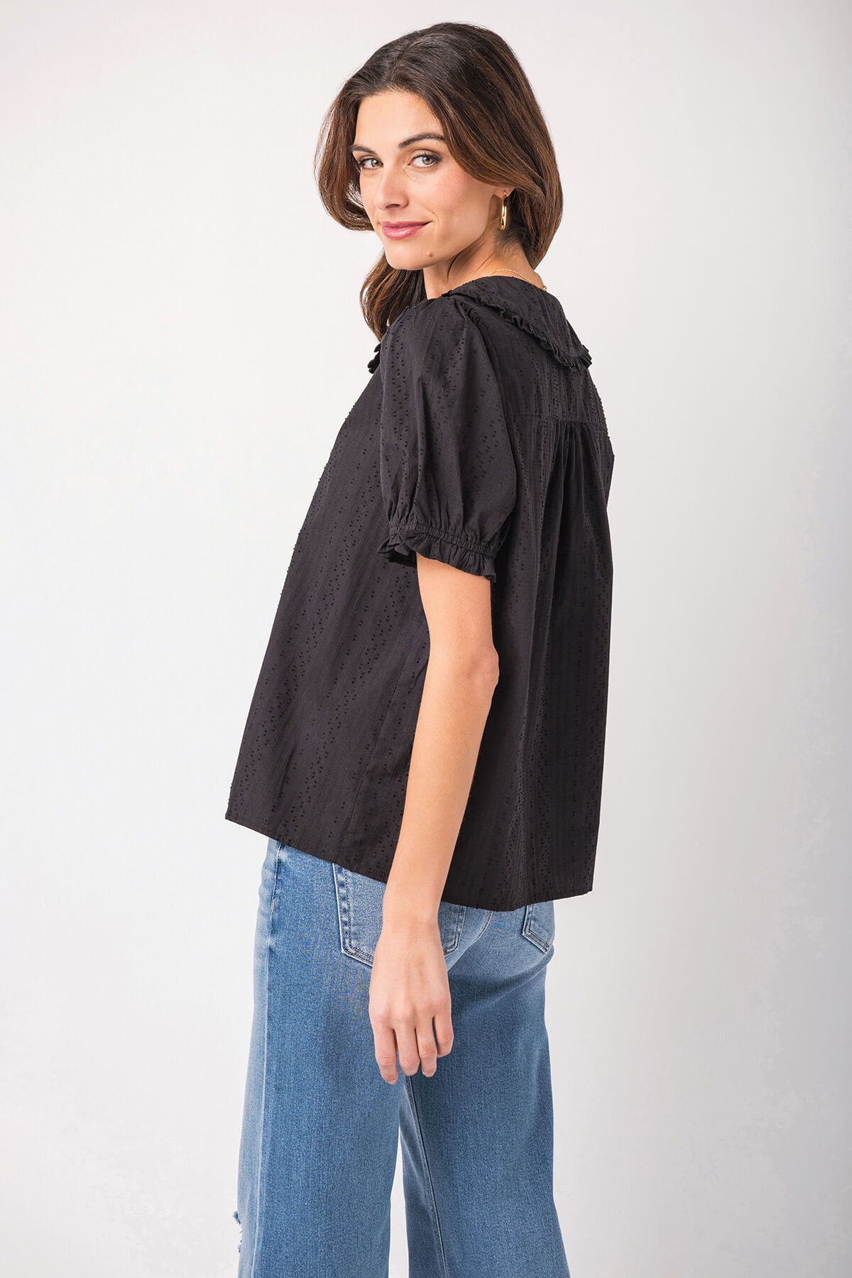 Gigio Short Puff Sleeve Blouse with Peter Pan Collar