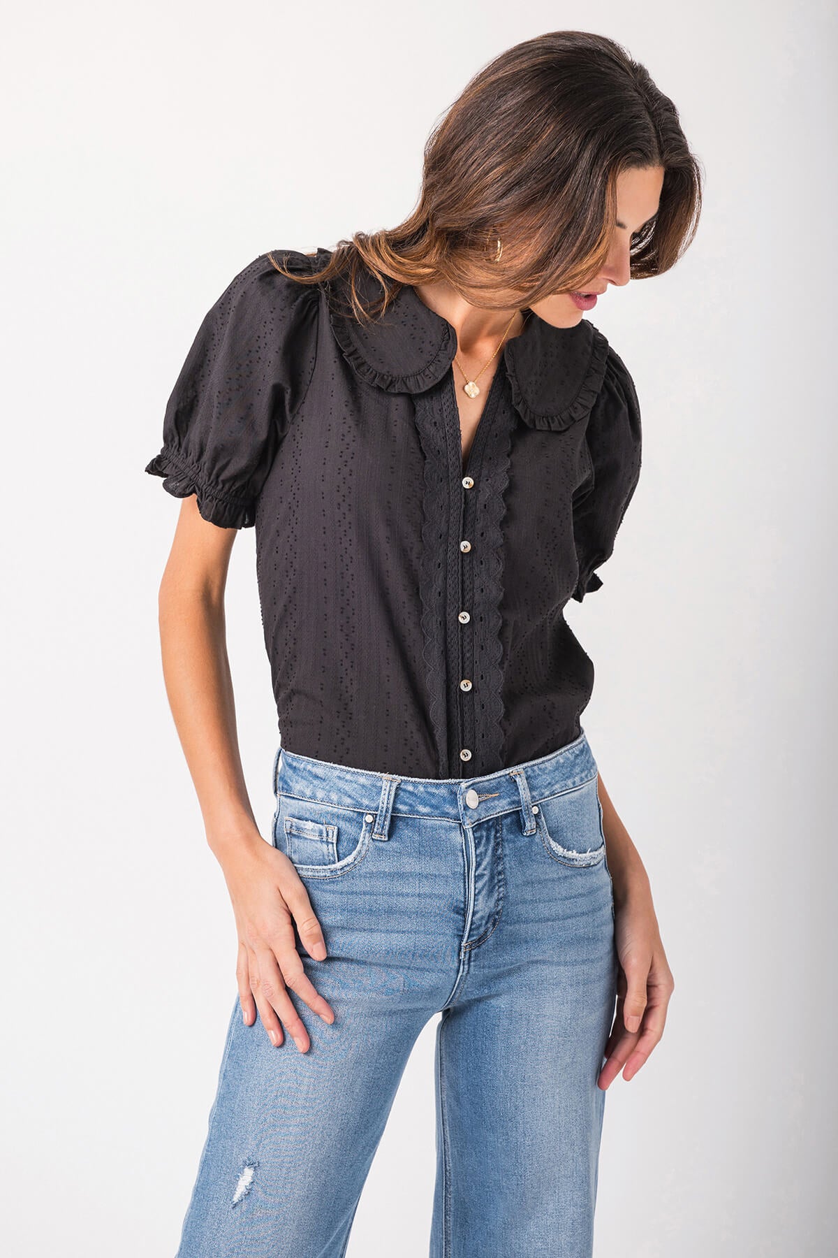 Gigio Short Puff Sleeve Blouse with Peter Pan Collar