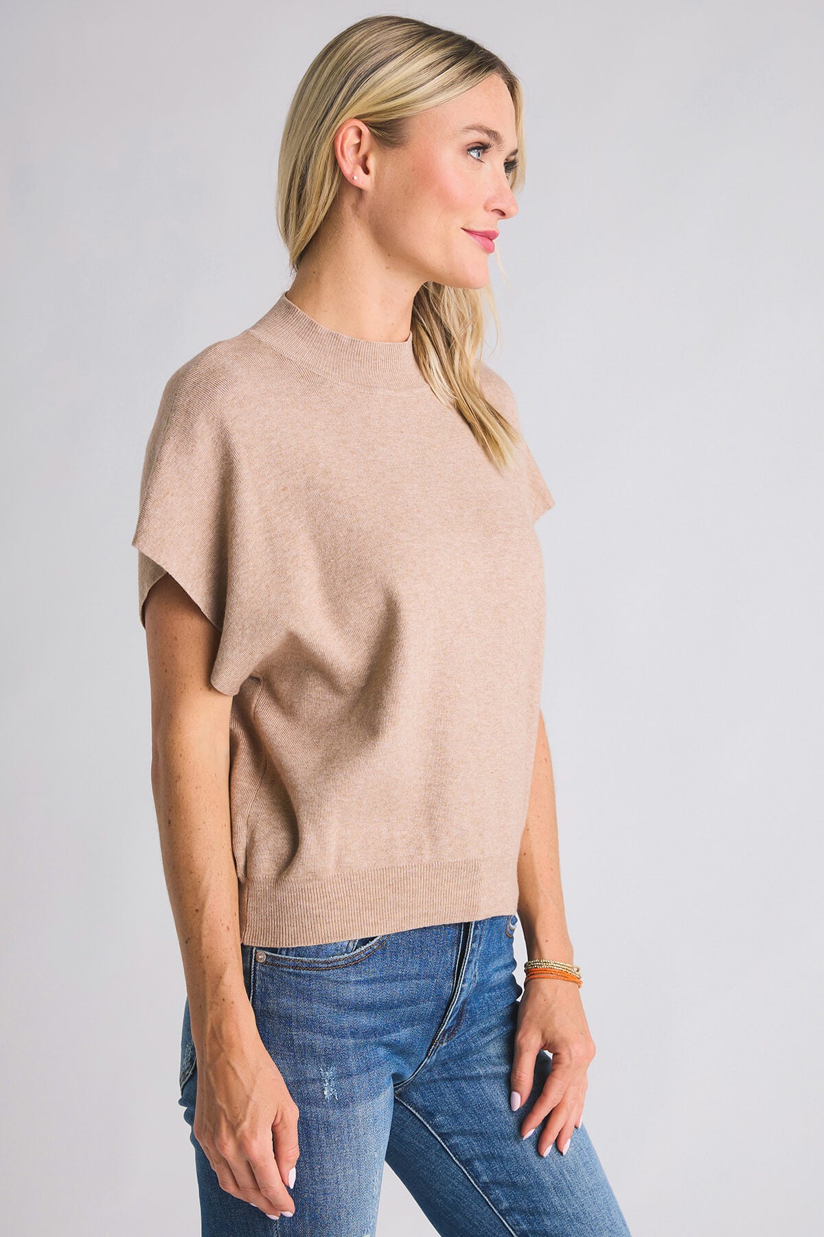Eesome Mockneck Sleeveless Knit Sweater – Social Threads