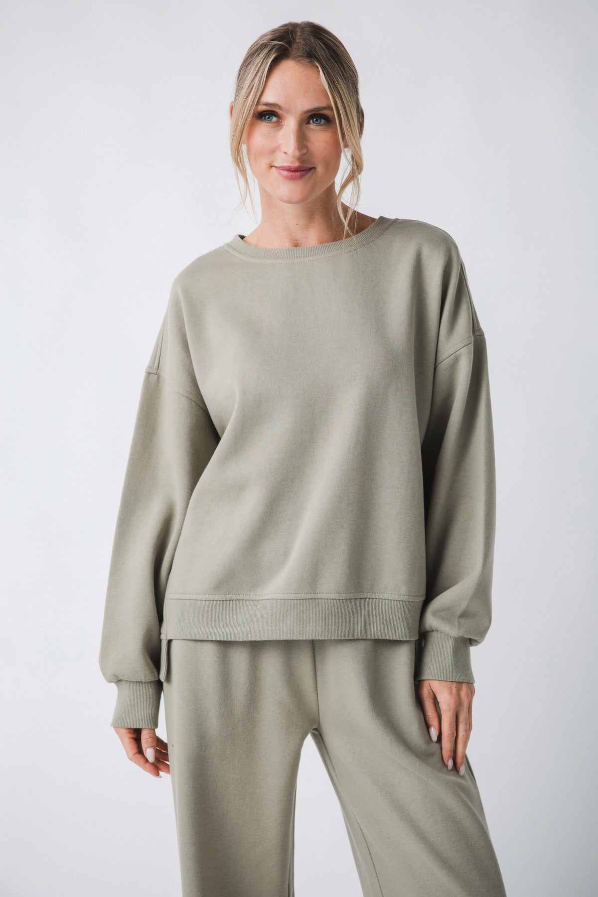 Risen Oversized Step Hem Crewneck Sweatshirt